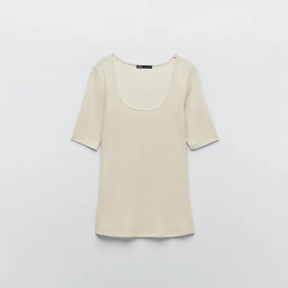 ZARA SOFT SHORT SLEEVE TOP